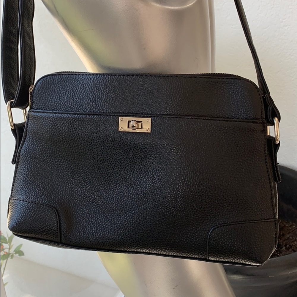 Larry Levin New York Crossbody